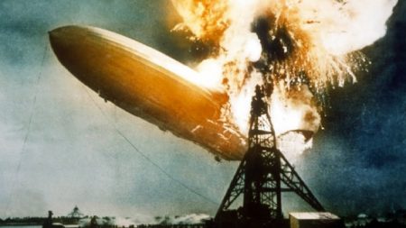 Hindenburg-fire-1937-e1494000101782.jpeg