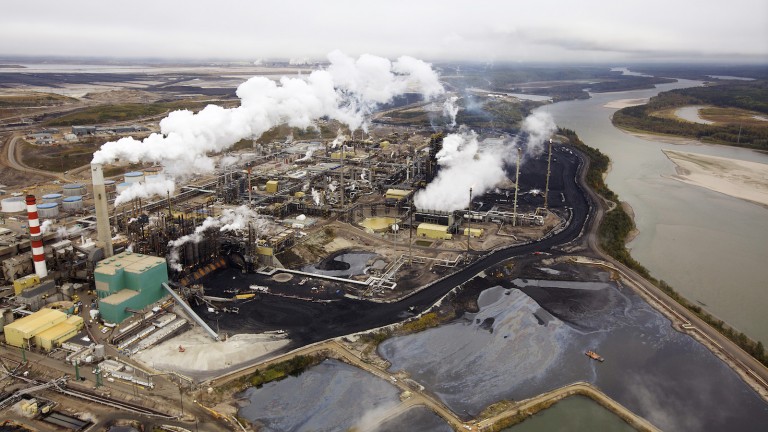 What to do with Oil in a Low Carbon Future