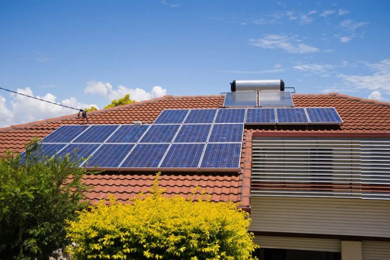 What’s Holding Us Back from a Distributed Energy Model Replacing Existing Power Grids?