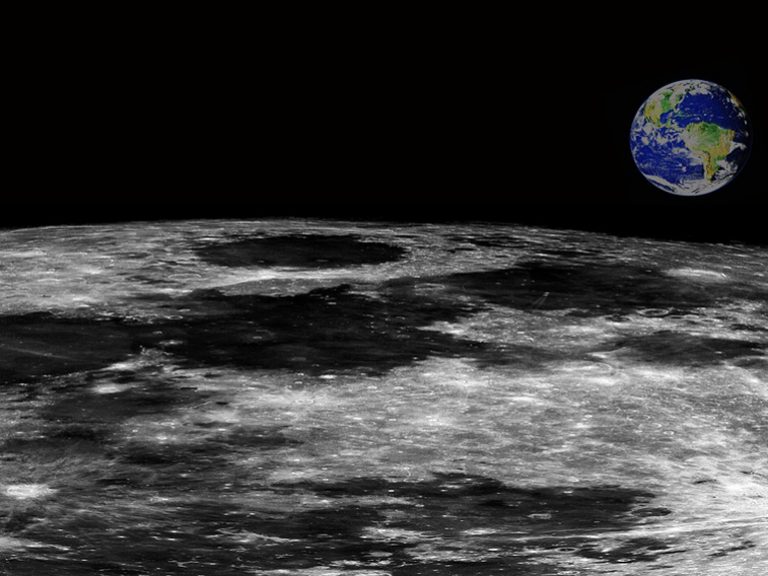 Jeff Bezos Wants to Use Amazon to Ship to the Moon