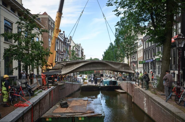 Amsterdam Unveils a 3D-Printed Steel Bridge