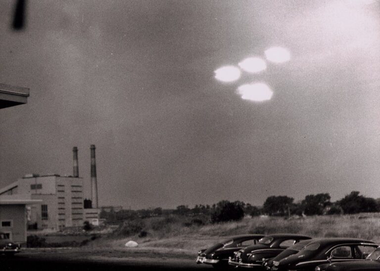 When NASA Decides to Study UFOs Does That Mean There Are Aliens Visiting Us?