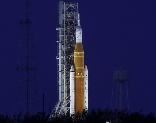 Artemis Program Imperilled By Its Dependence On An Obsolete Launch System